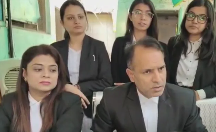 Indore: डॉक्टर की दरिंदगी, IVF के बहाने महिला को बनाया बंधक, नवजात का अपहरण