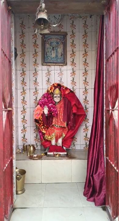 Theft: शिवहर में चोरों ने हनुमान जी का चांदी का मुकुट किया चोरी