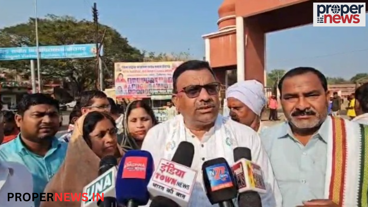 Khairagarh: अफीम कांड और बढ़ती महंगाई के खिलाफ कांग्रेस का शंखनाद, प्रधानमंत्री का पुतला फूँका