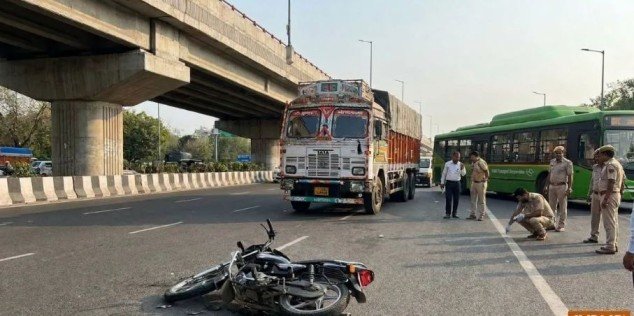 Delhi DTC bus marshal accident