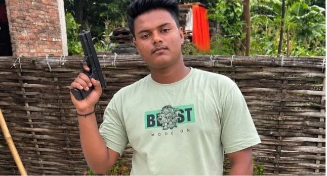 Muzaffarpur viral youth with weapon