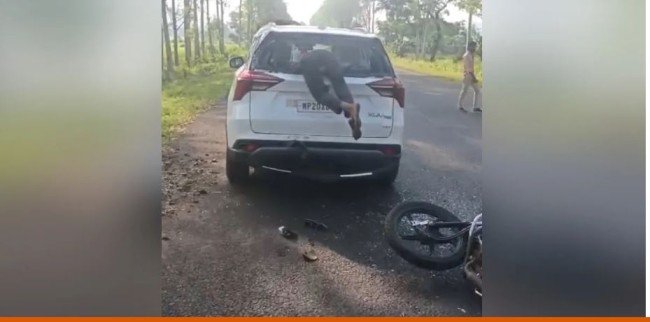 Dindori Road Accident